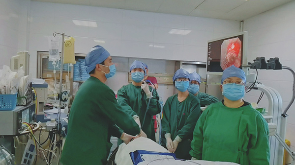 手术中.jpg